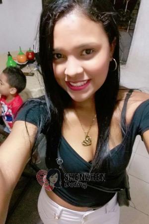 176810 - Laura Age: 33 - Colombia