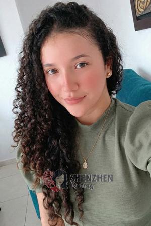 203844 - Laura Age: 26 - Colombia