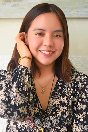 223038 - Alanis Age: 22 - Peru